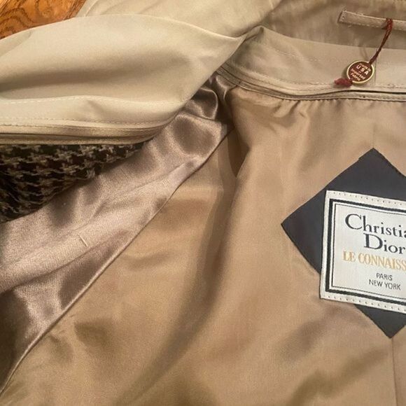 CHRISTIAN dior mens trench coat
tan‎ size 44L great condition has full lining - Picture 8 of 14